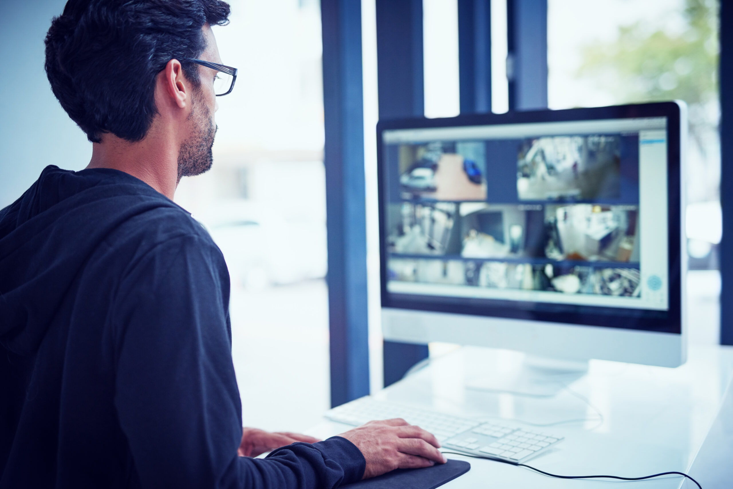 How Can a Security Camera Consultant Help Choose Between On-Premises and Cloud-Hosted Systems?